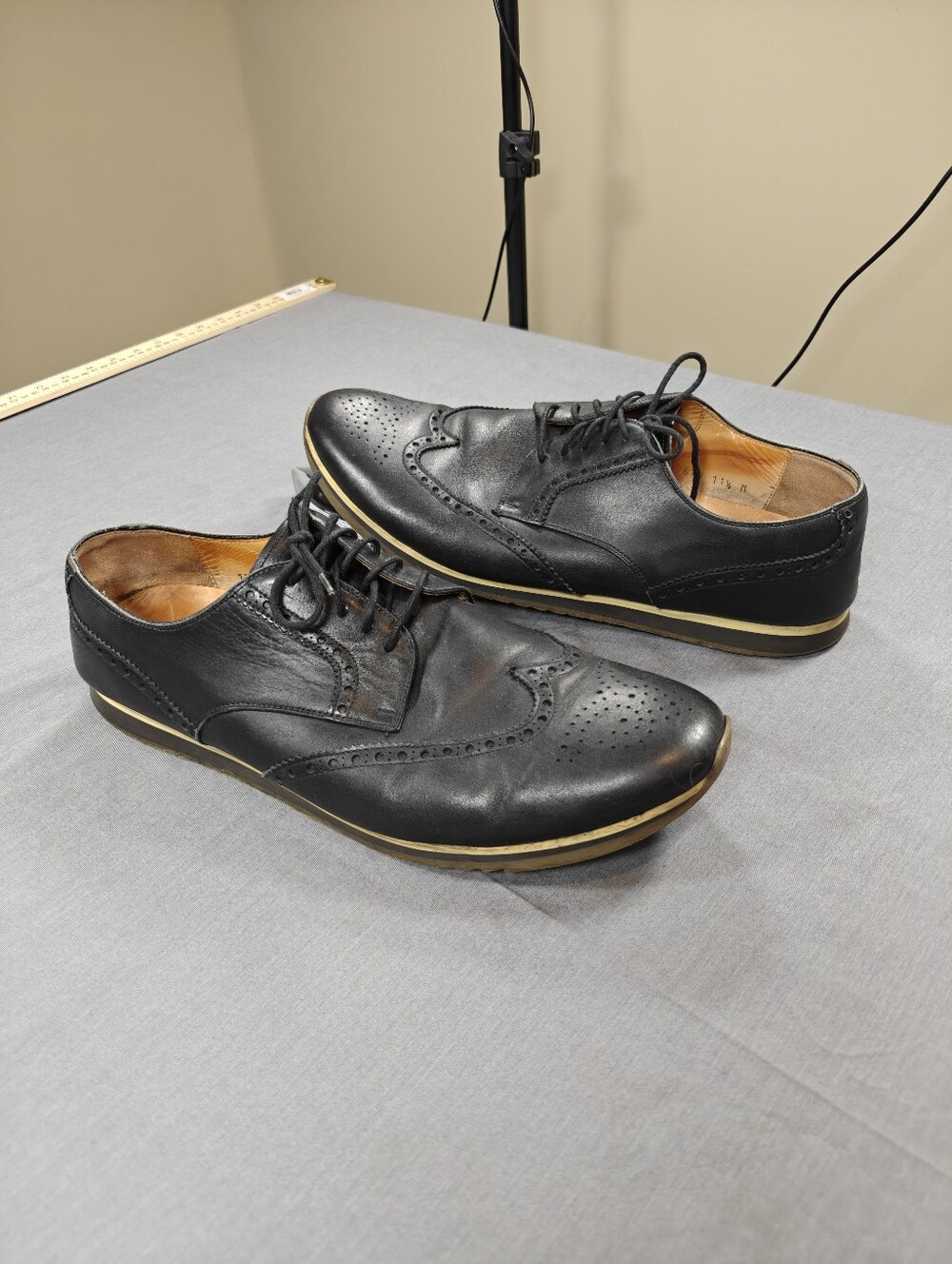 Magnanni Wingtip Shoes Mens Size 11.5 Black Leather Low Top